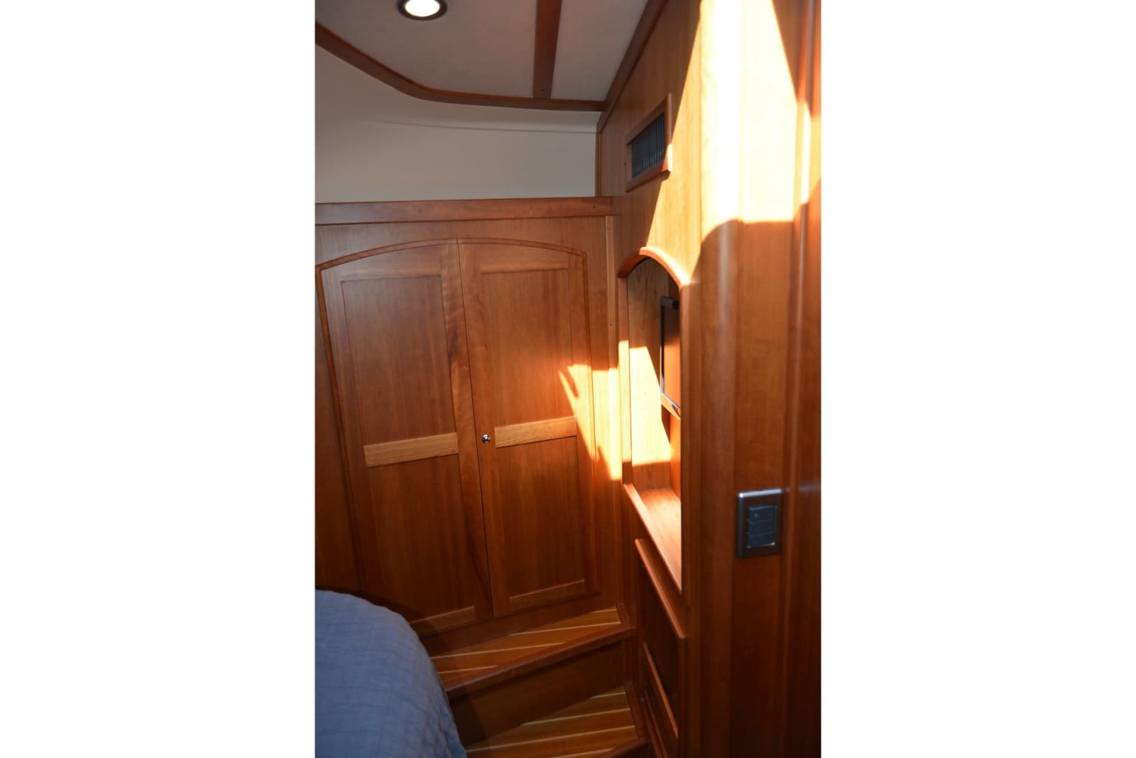 2012 Sabre 48 Salon Express - Photo 122