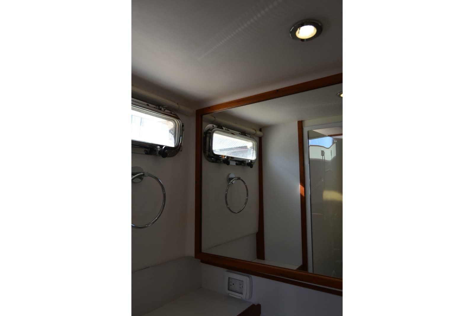 2012 Sabre 48 Salon Express - Photo 138