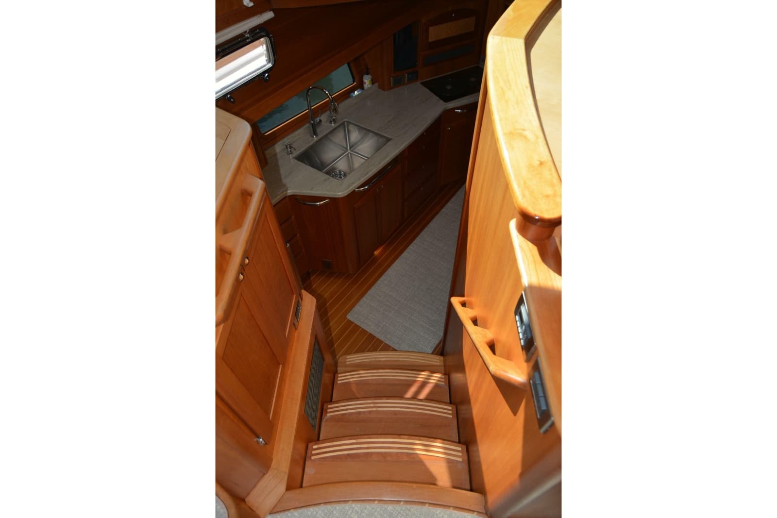 2012 Sabre 48 Salon Express - Photo 96