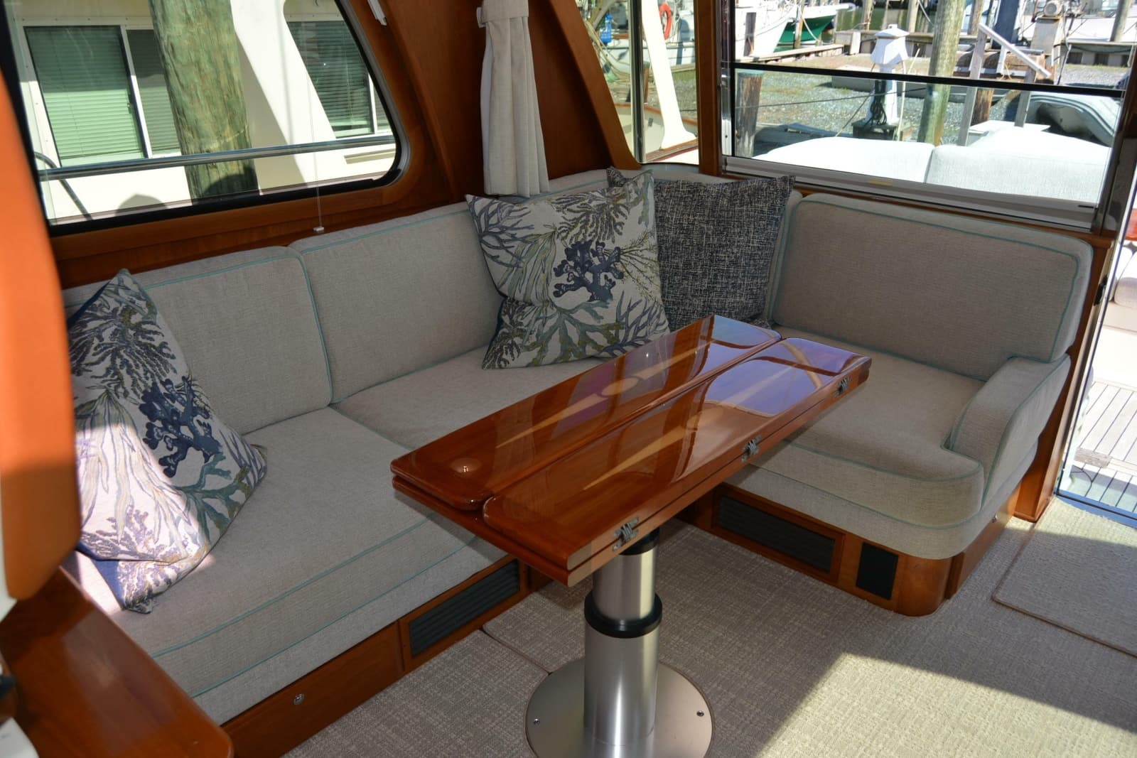 2012 Sabre 48 Salon Express - Photo 92