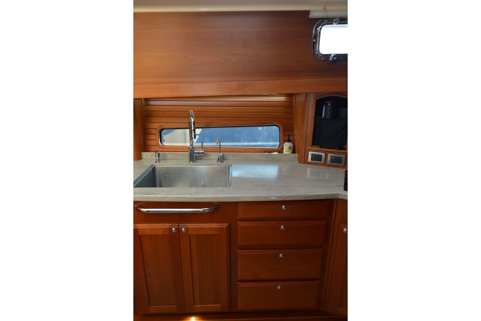 2012 Sabre 48 Salon Express - Photo 100