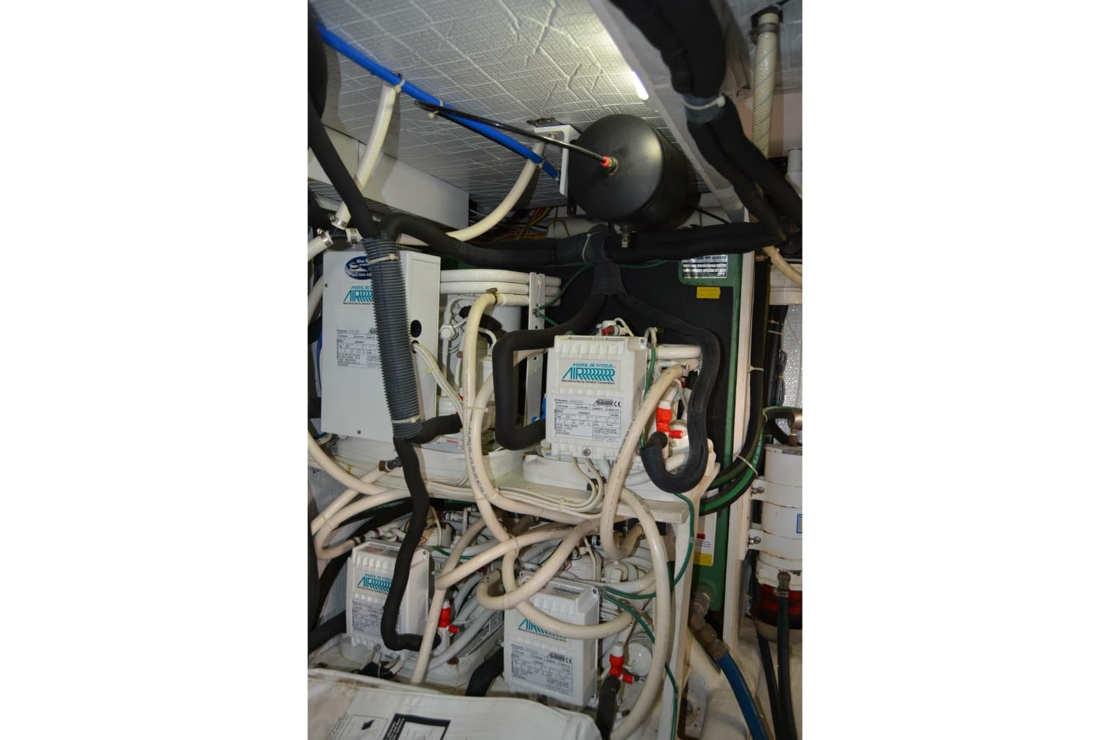 2012 Sabre 48 Salon Express - Photo 155