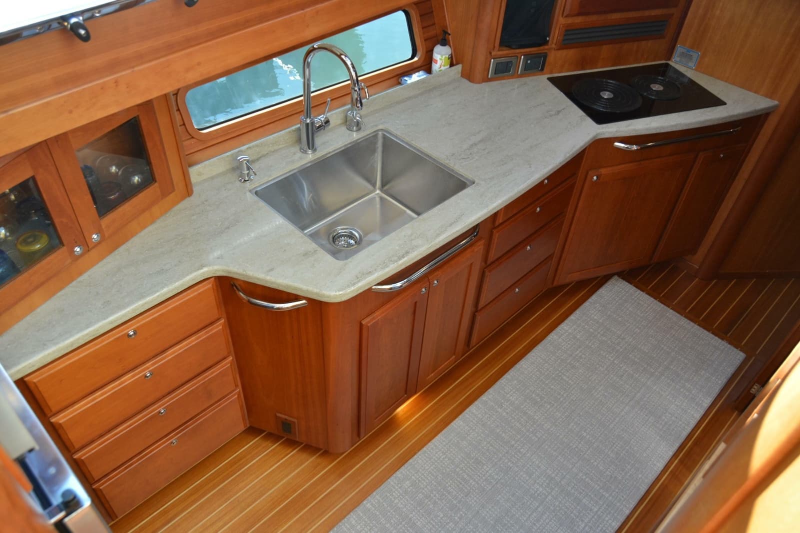 2012 Sabre 48 Salon Express - Photo 97