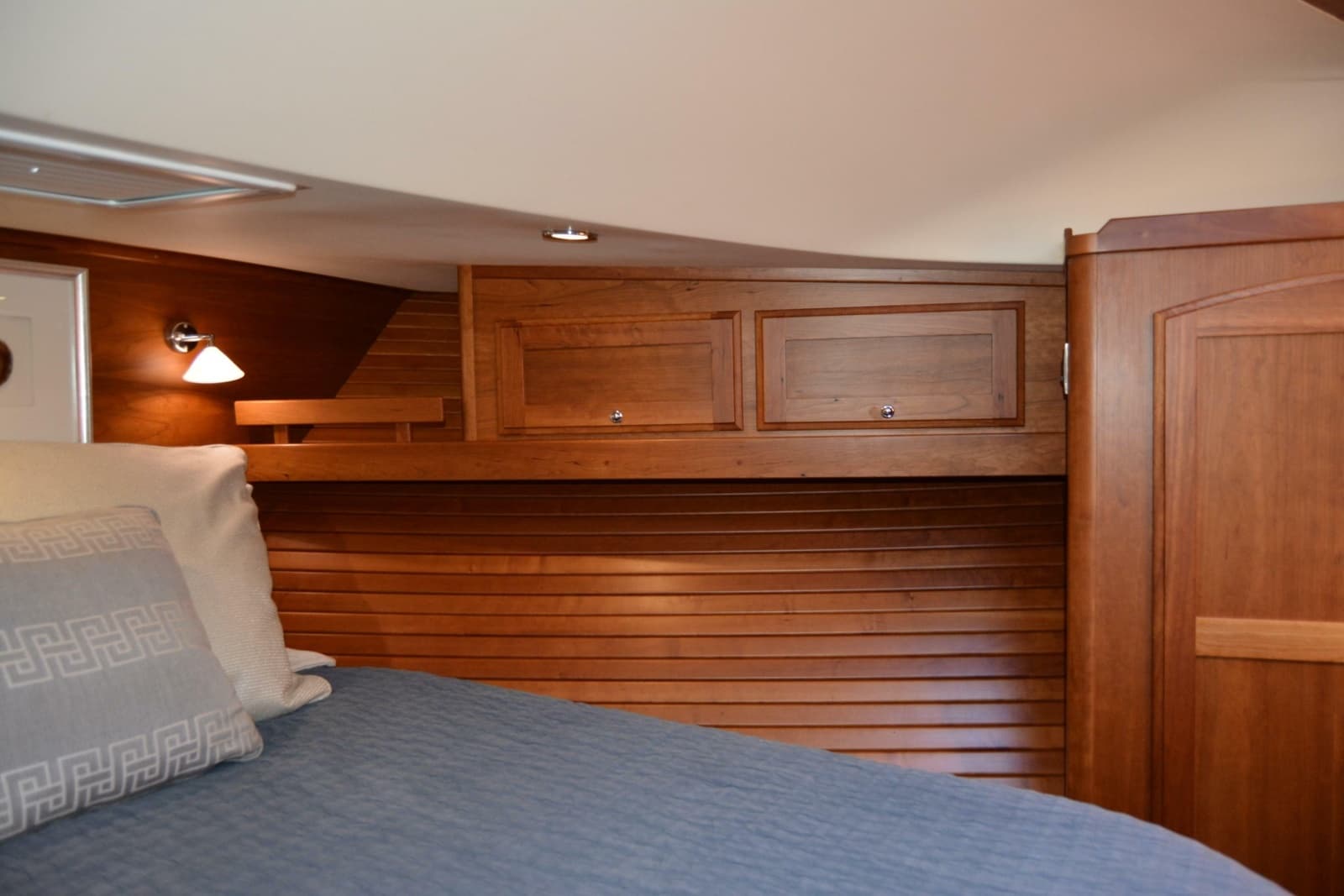 2012 Sabre 48 Salon Express - Photo 121