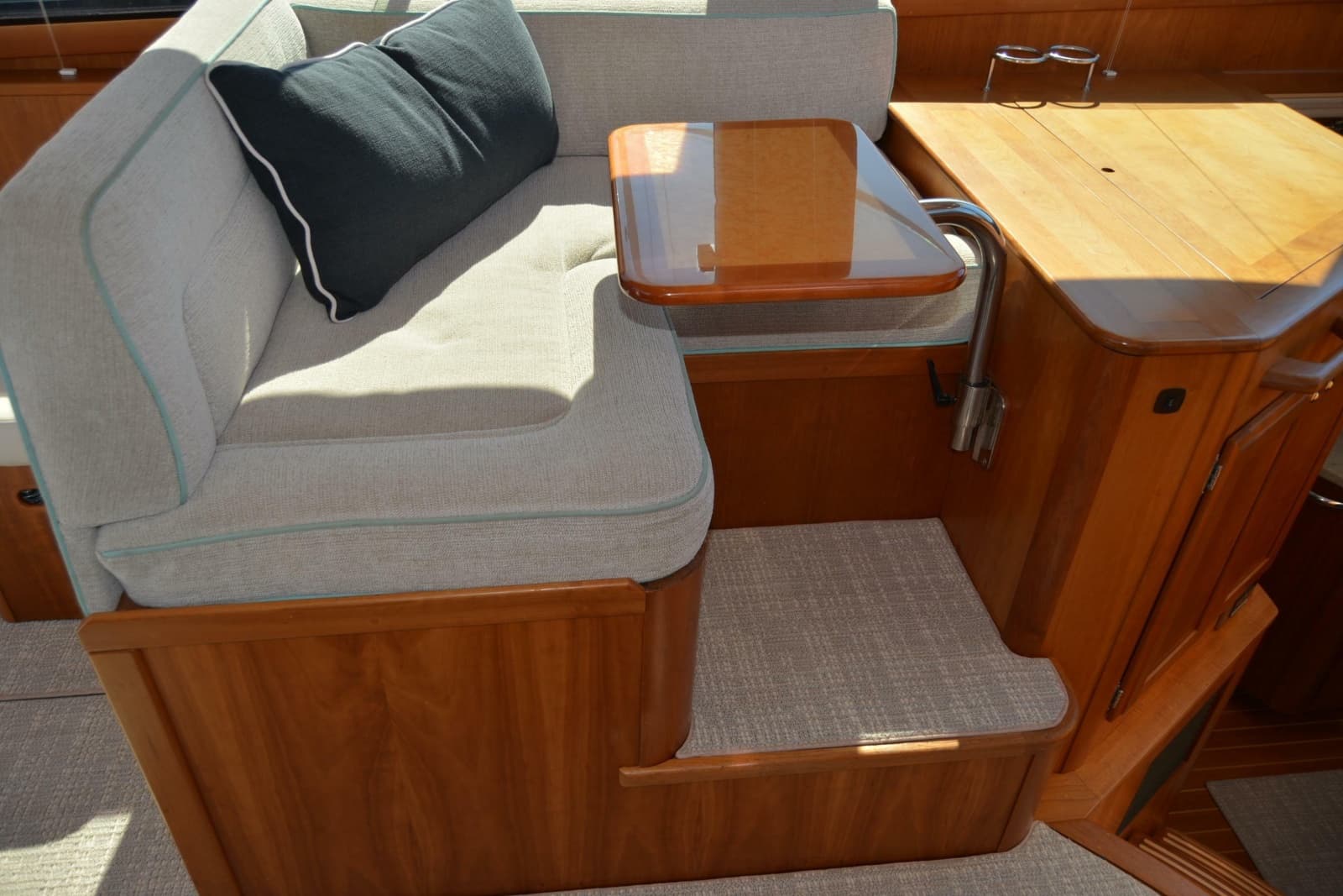 2012 Sabre 48 Salon Express - Photo 74