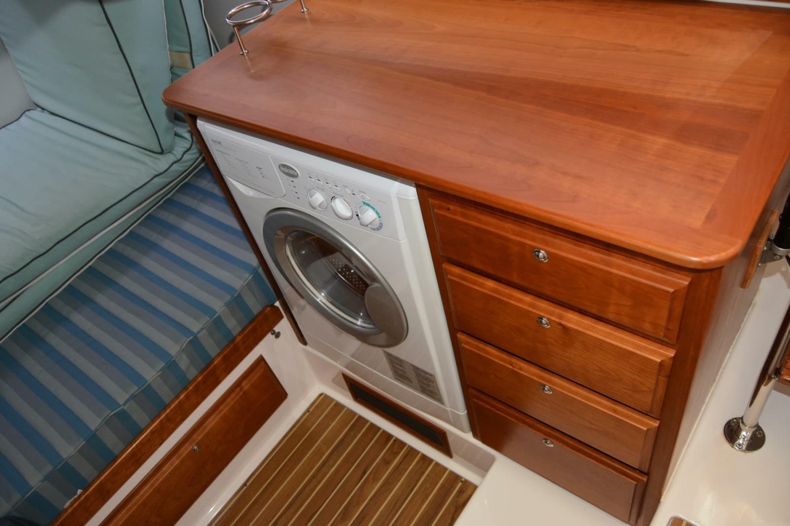 2012 Sabre 48 Salon Express - Photo 140