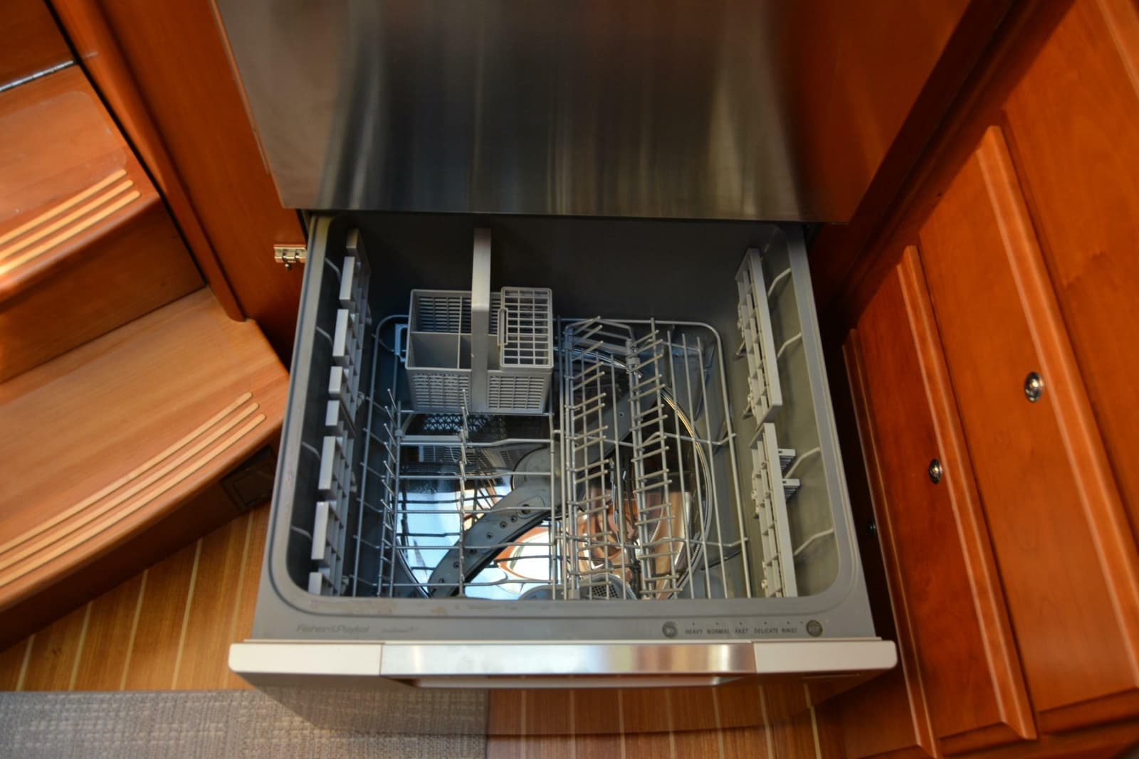 2012 Sabre 48 Salon Express - Photo 104