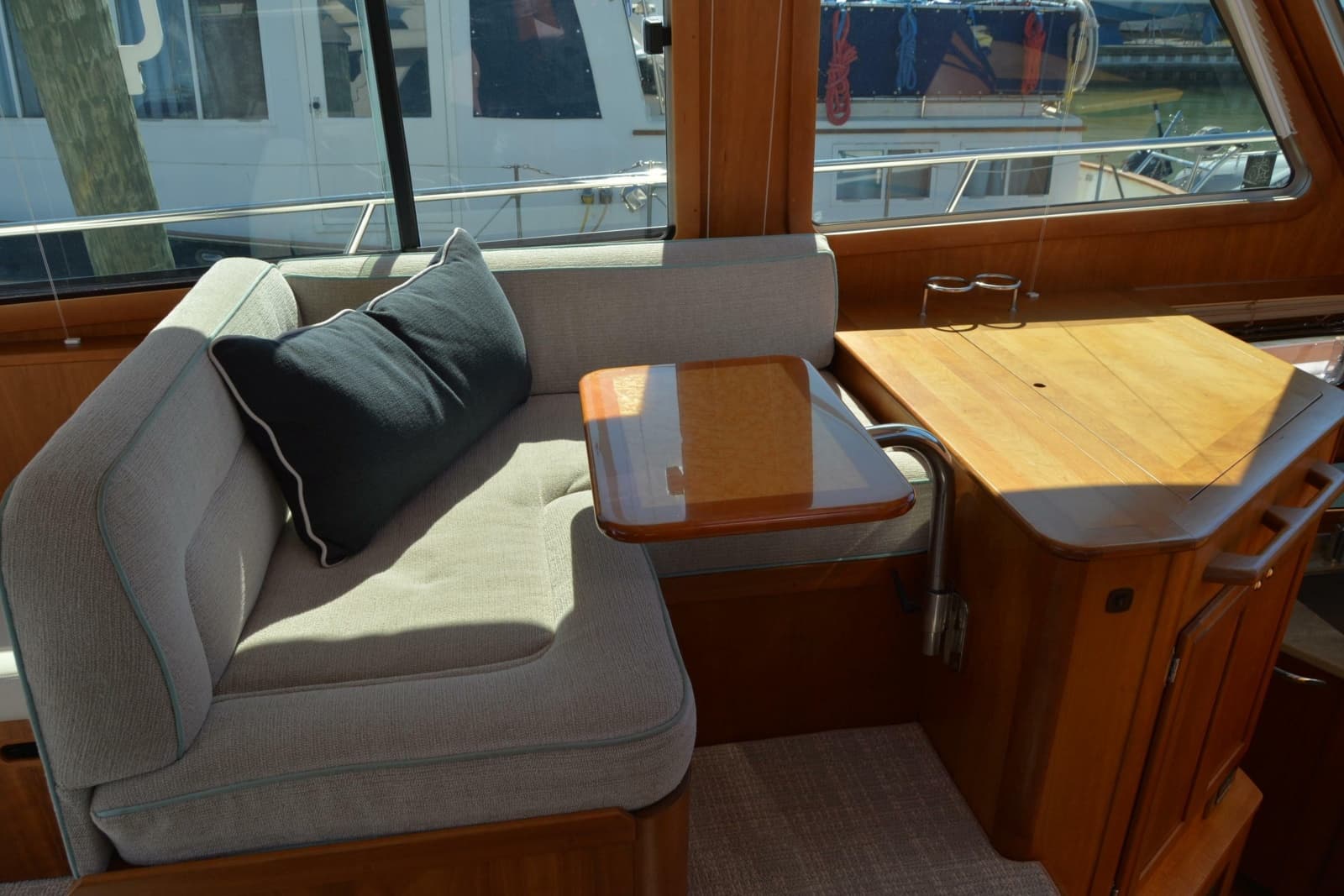 2012 Sabre 48 Salon Express - Photo 73