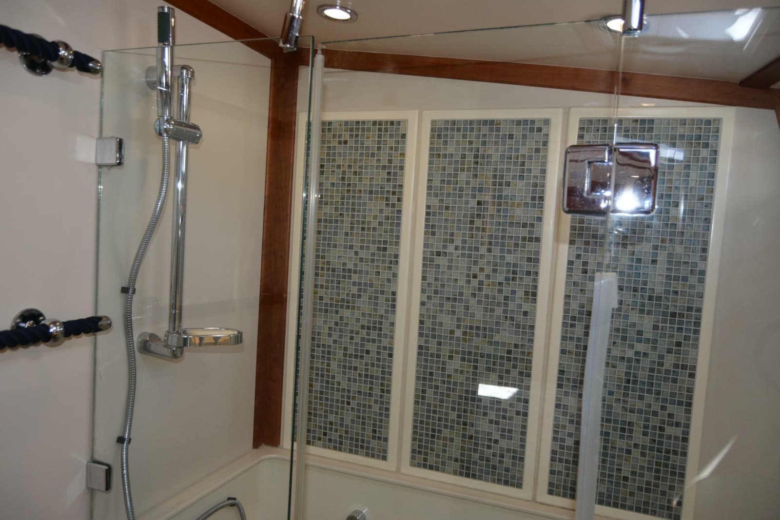 2012 Sabre 48 Salon Express - Photo 124