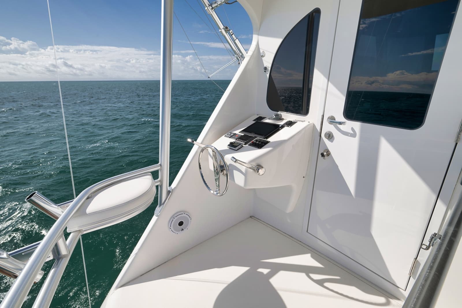 2015 Viking 76 Enclosed Bridge - Photo 20