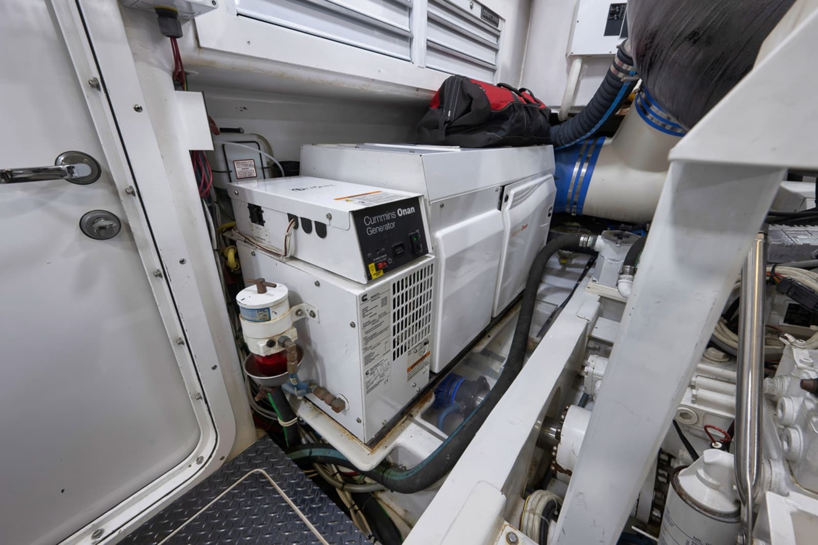 2015 Viking 76 Enclosed Bridge - Photo 53