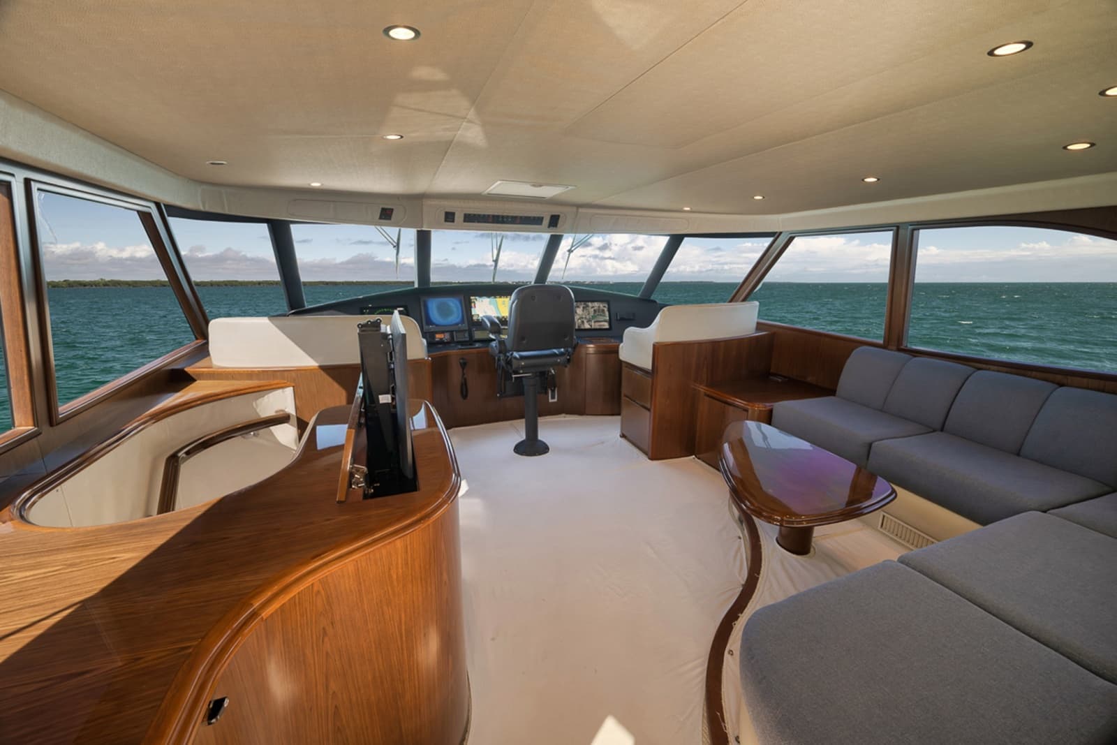 2015 Viking 76 Enclosed Bridge - Photo 24