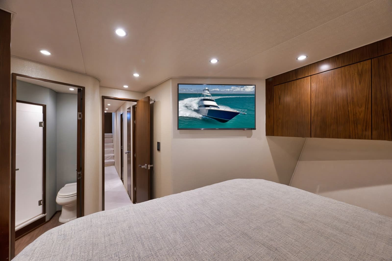 2015 Viking 76 Enclosed Bridge - Photo 43