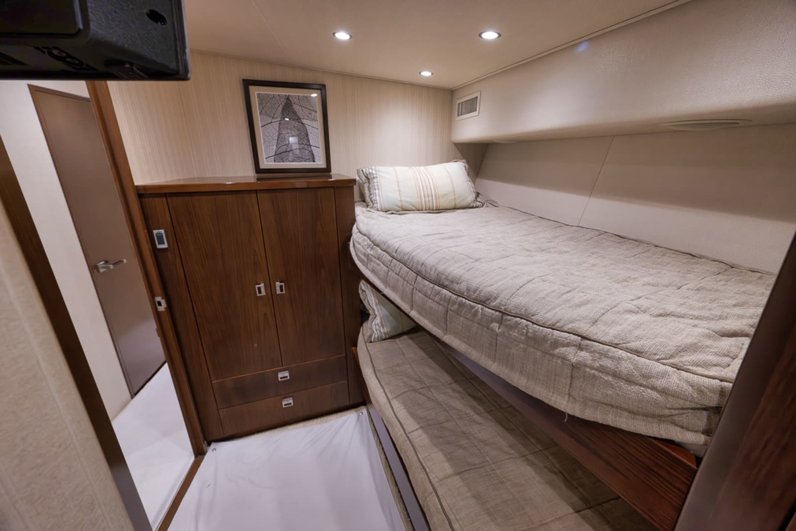 2015 Viking 76 Enclosed Bridge - Photo 47