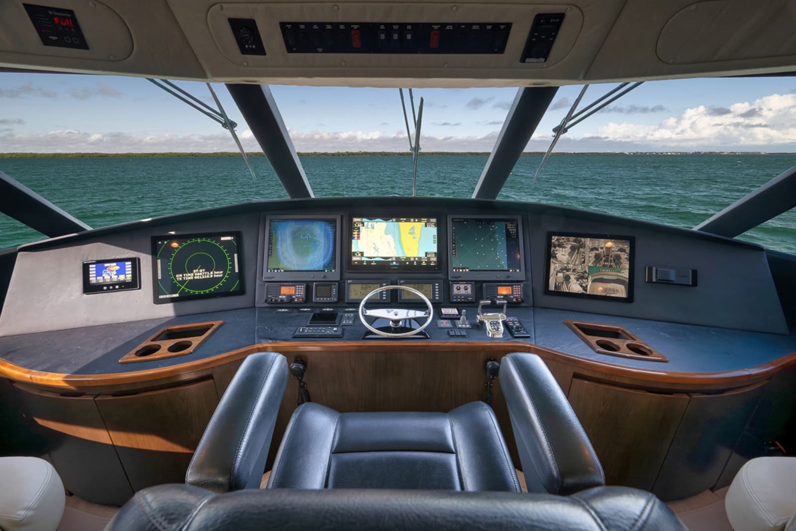 2015 Viking 76 Enclosed Bridge - Photo 25