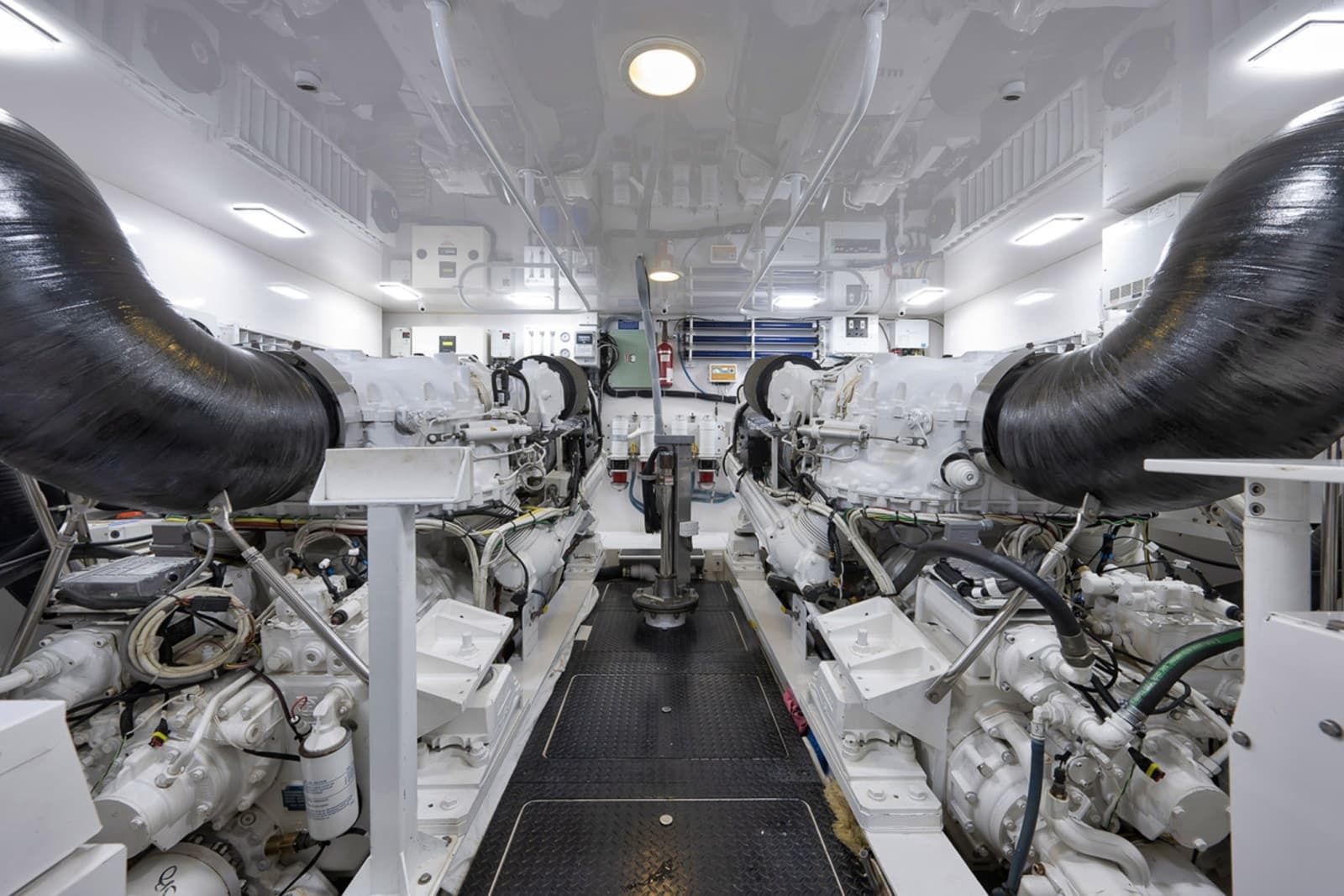 2015 Viking 76 Enclosed Bridge - Photo 51