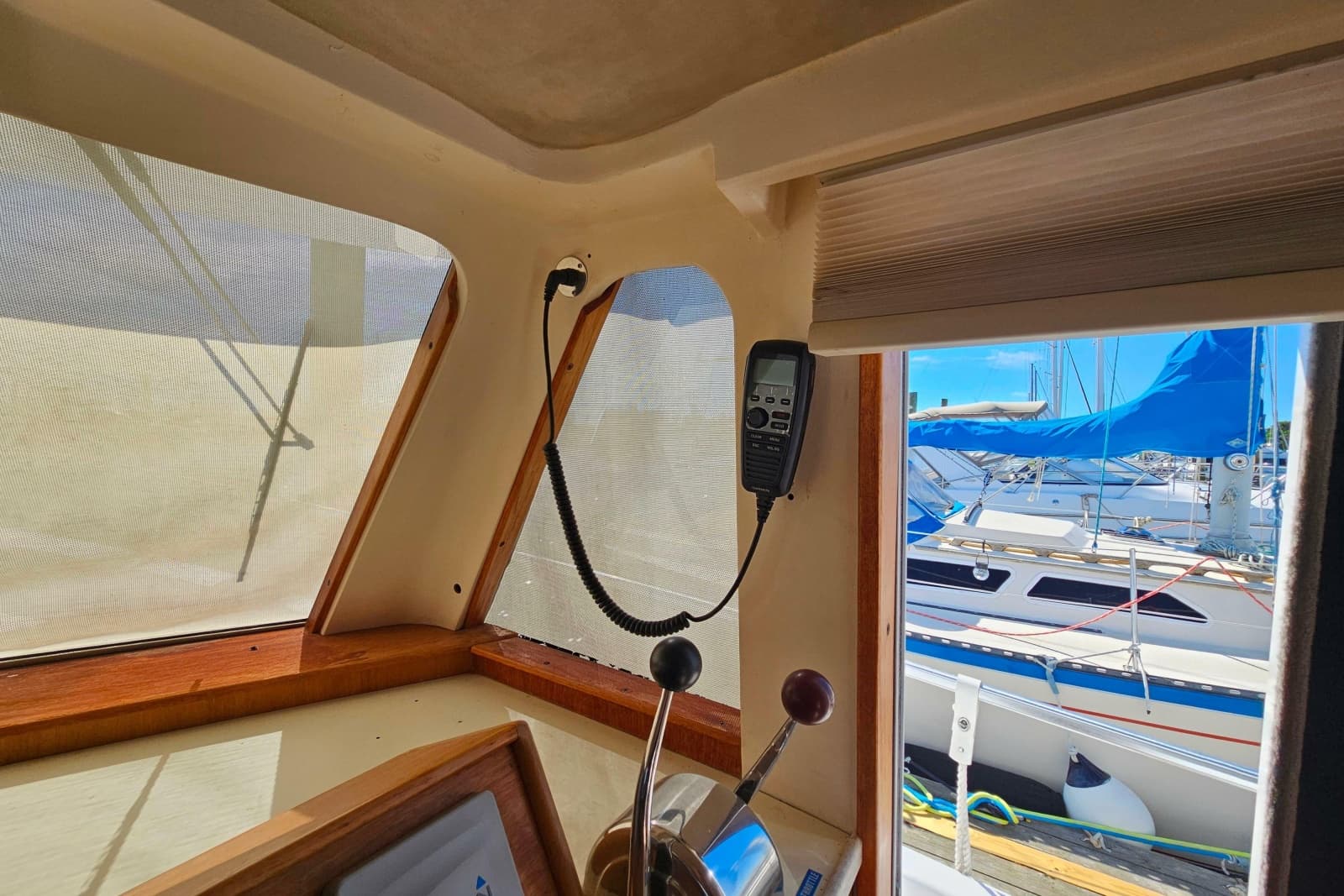 2000 Mainship 39 Trawler - Photo 25