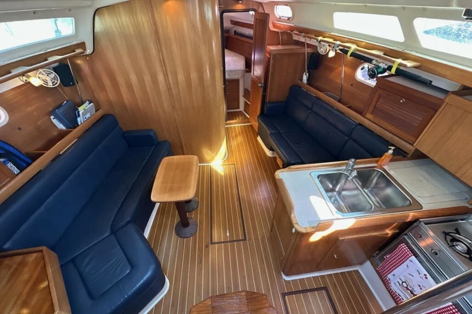 2005 Catalina 350 - Photo 13