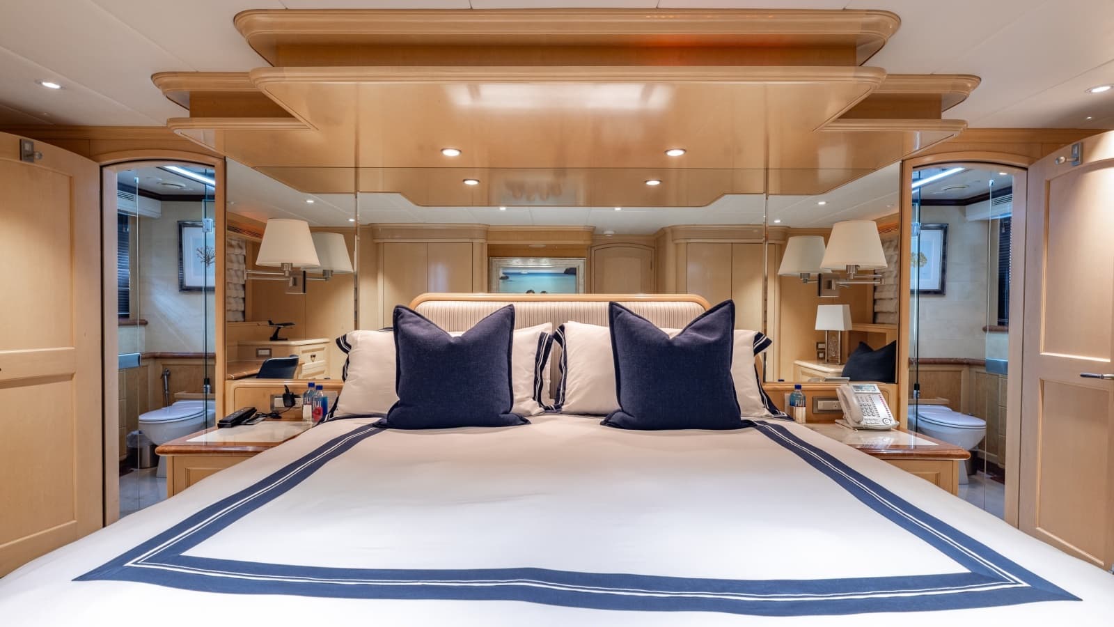 1998 Trinity Yachts  - Photo 27