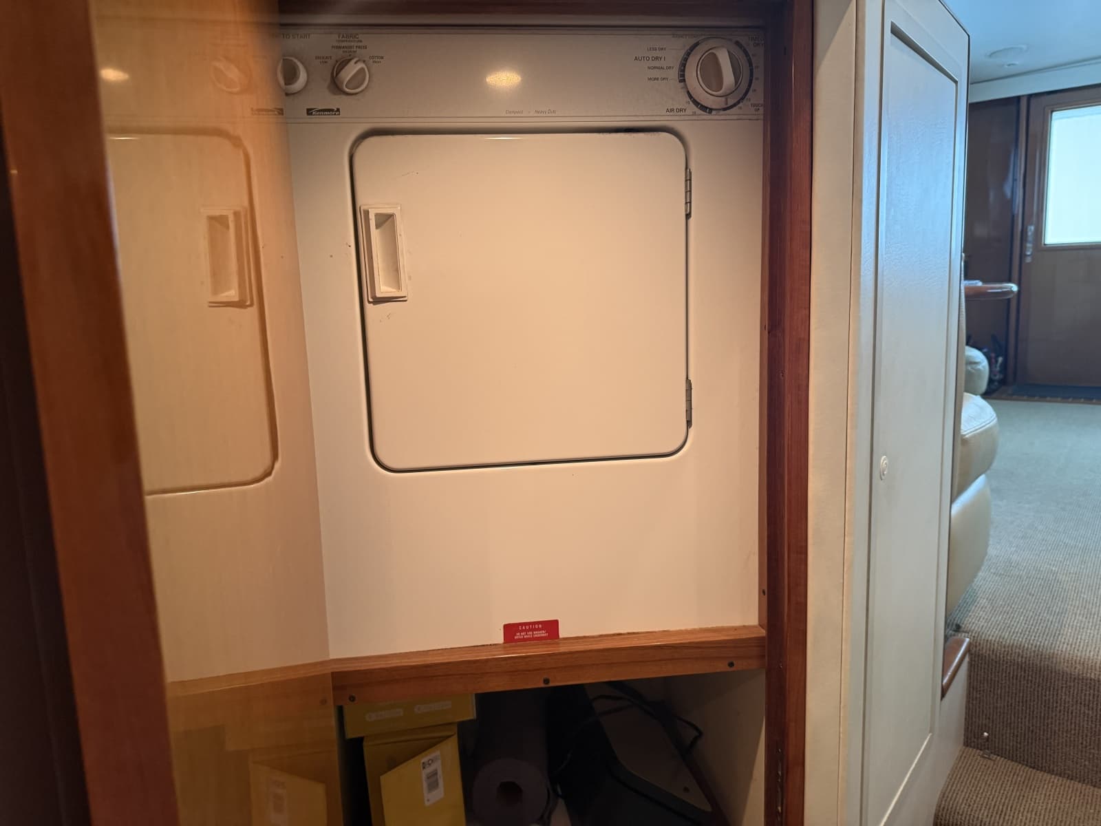 2000 Viking 55 Convertible - Photo 30