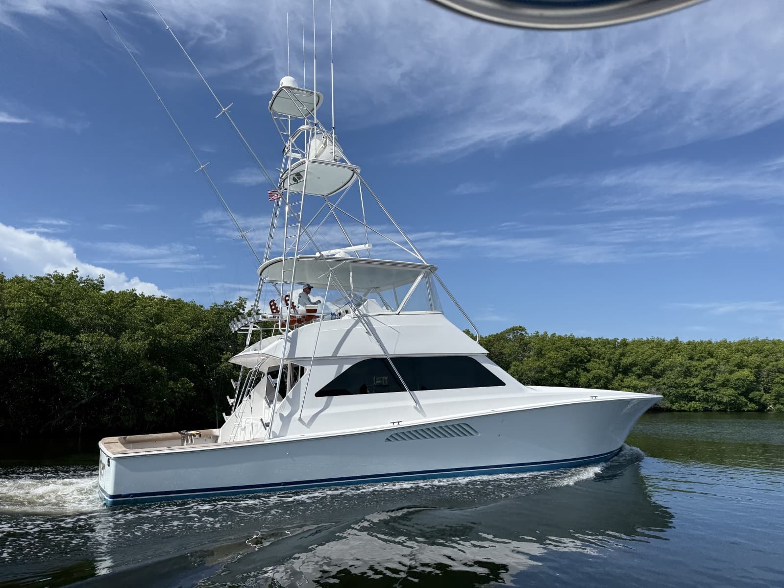 2000 Viking 55 Convertible - Photo 11