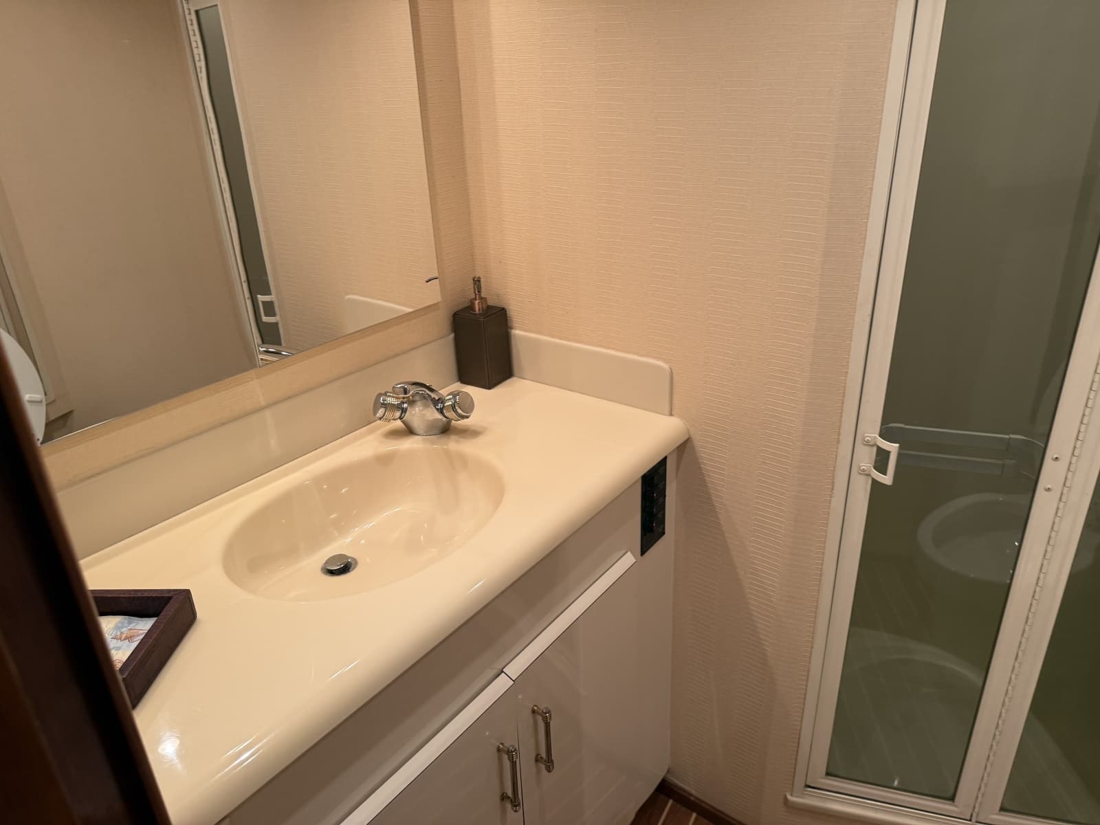 2000 Viking 55 Convertible - Photo 28