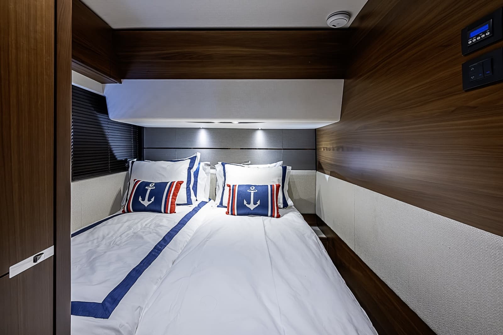 2017 Princess S65 - Photo 34