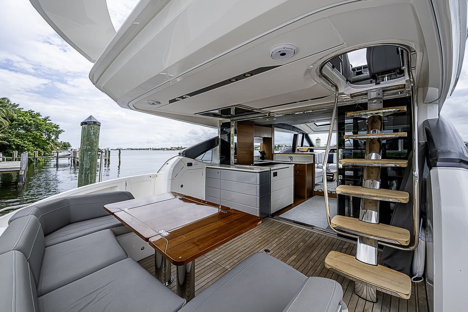 2017 Princess S65 - Photo 70
