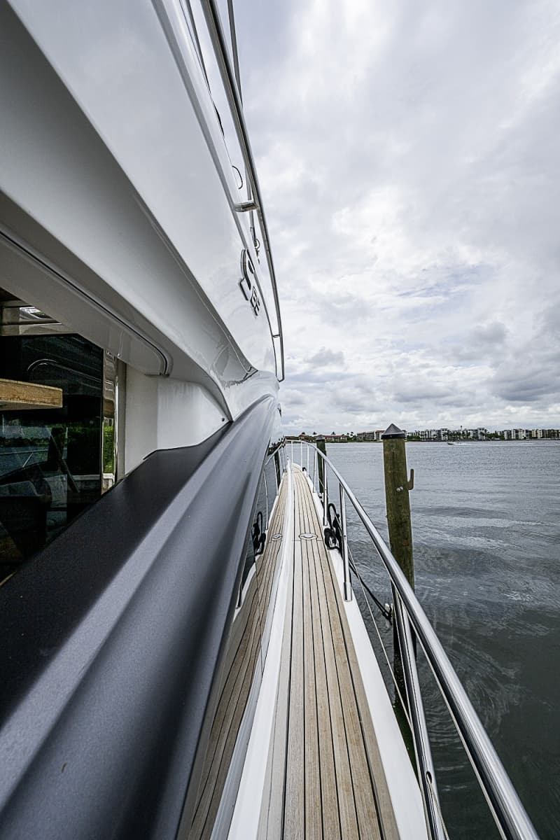 2017 Princess S65 - Photo 81