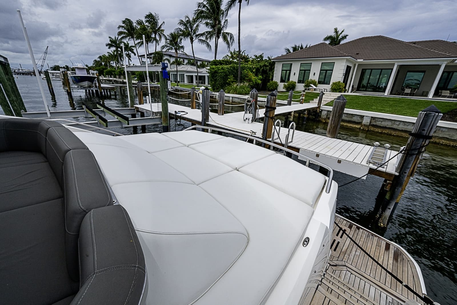 2017 Princess S65 - Photo 65