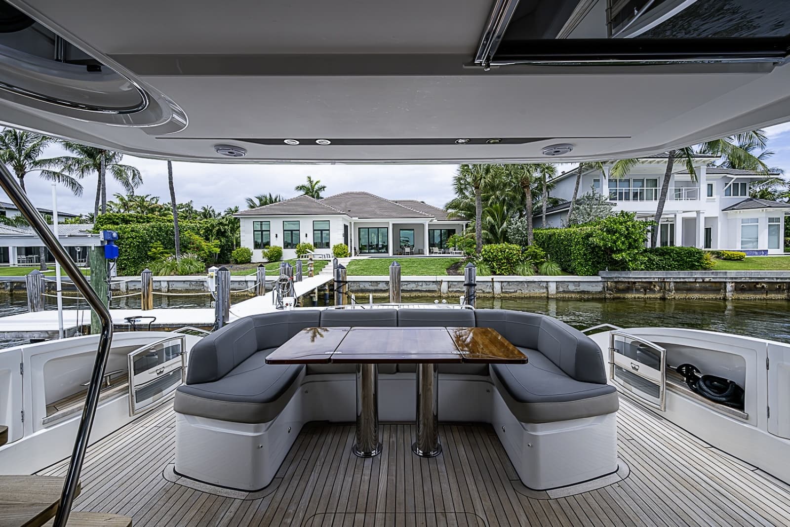 2017 Princess S65 - Photo 61