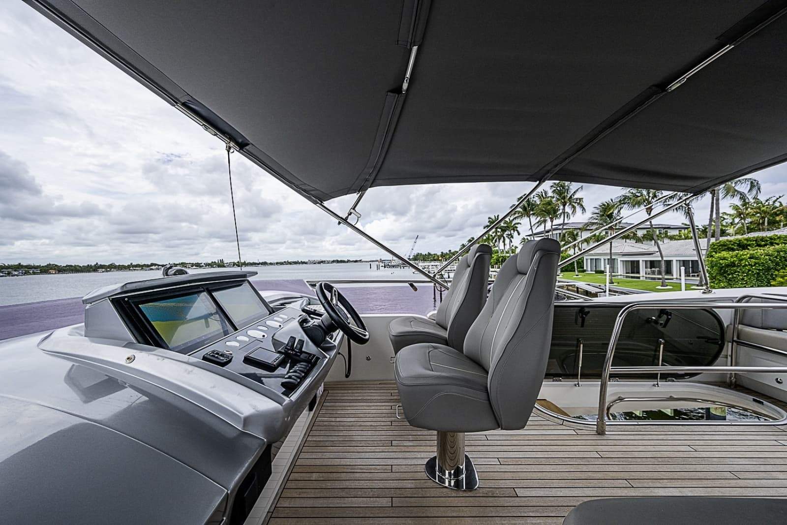 2017 Princess S65 - Photo 74