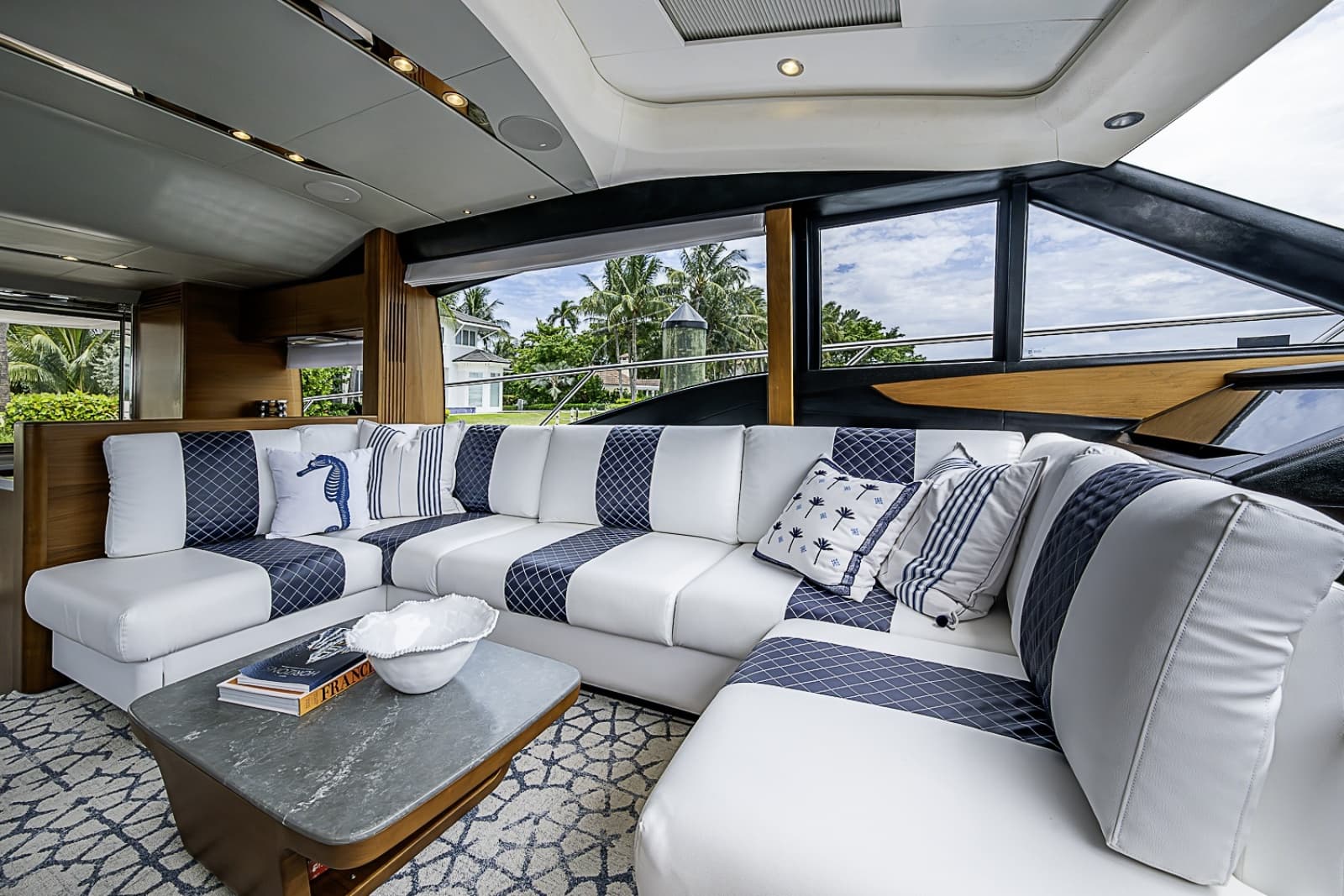 2017 Princess S65 - Photo 12