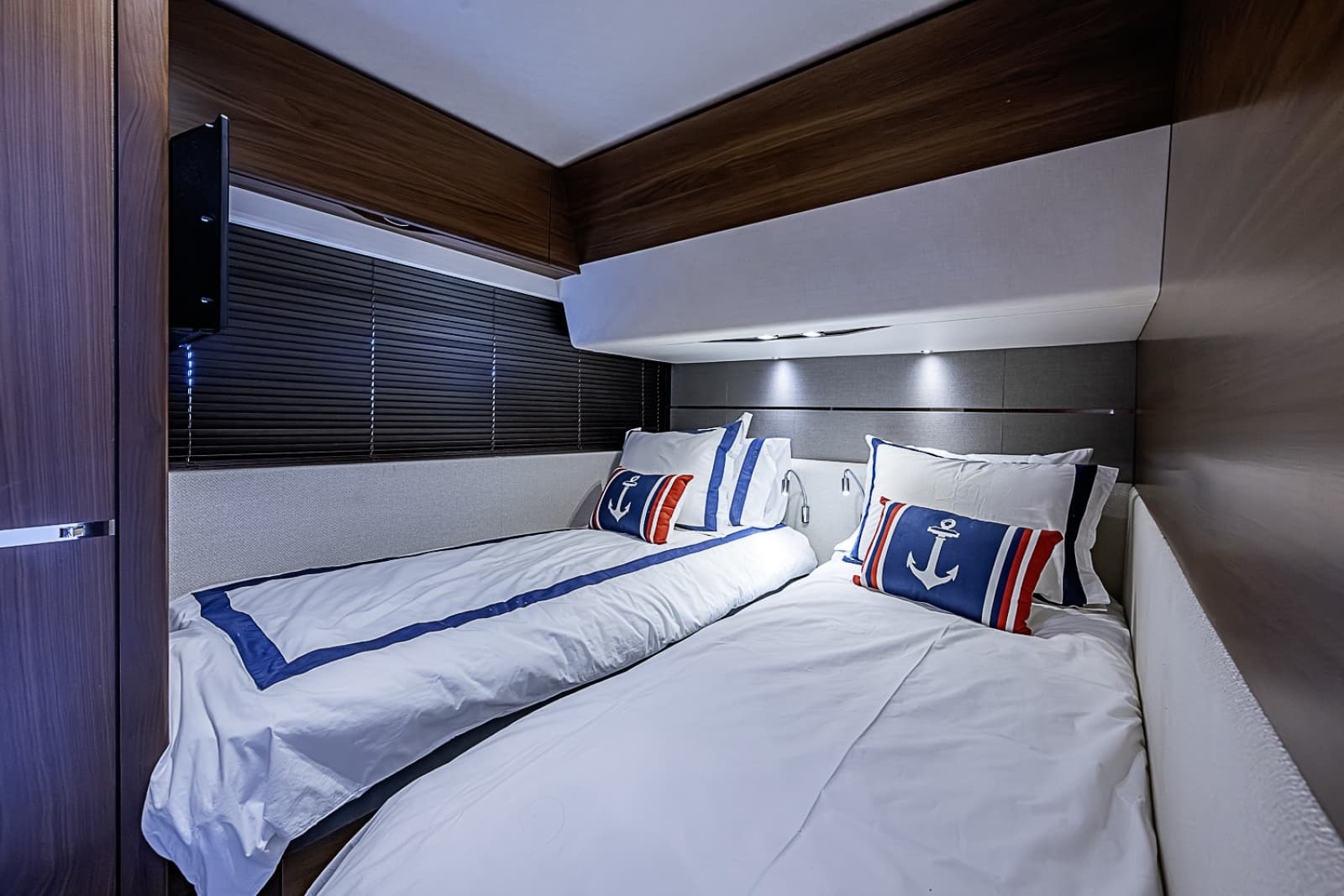 2017 Princess S65 - Photo 33