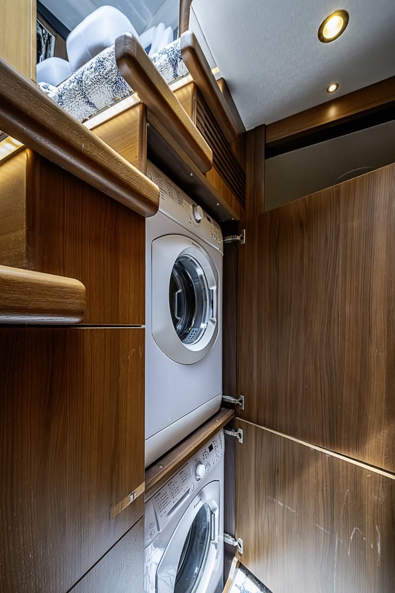 2017 Princess S65 - Photo 45