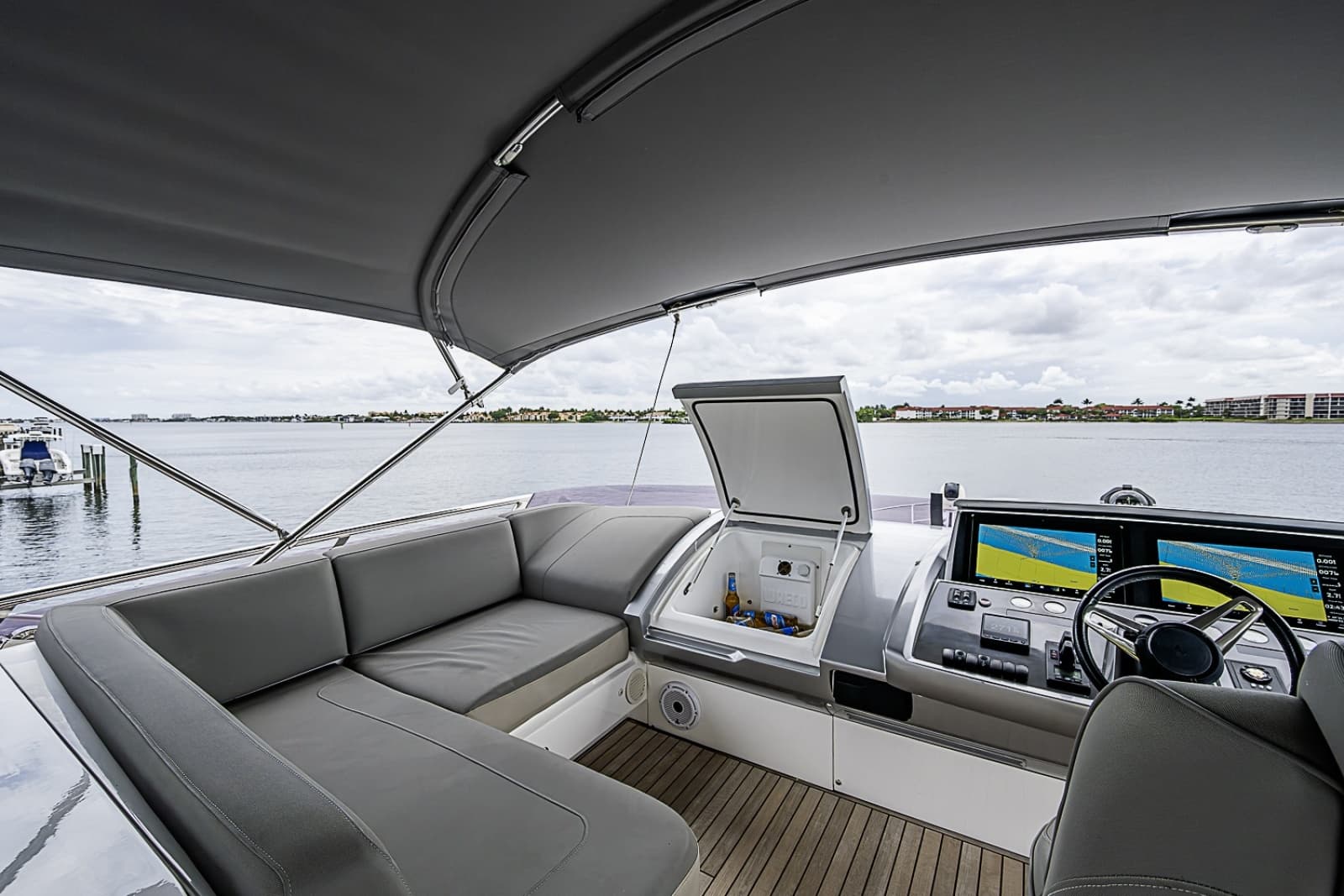 2017 Princess S65 - Photo 79