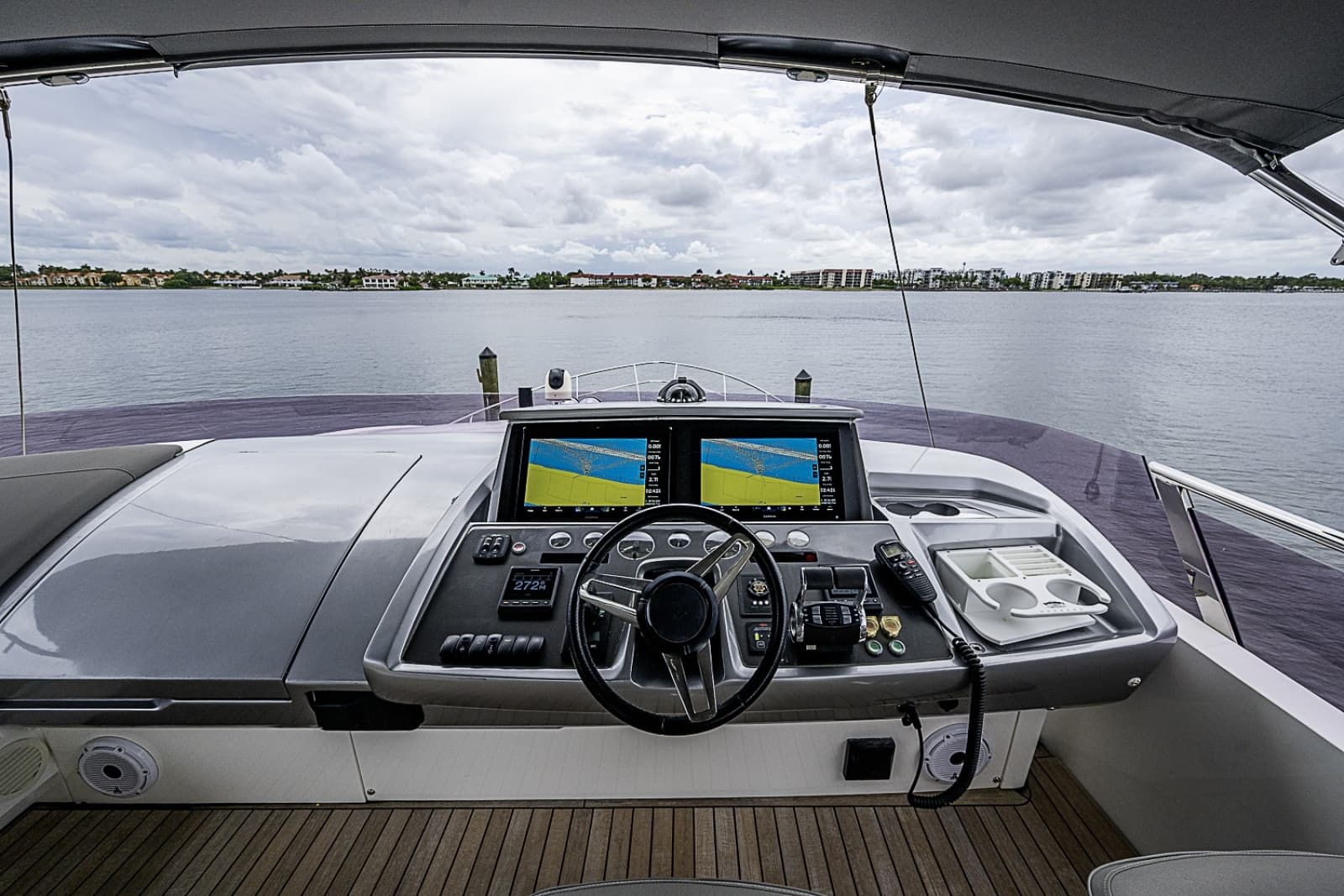 2017 Princess S65 - Photo 73
