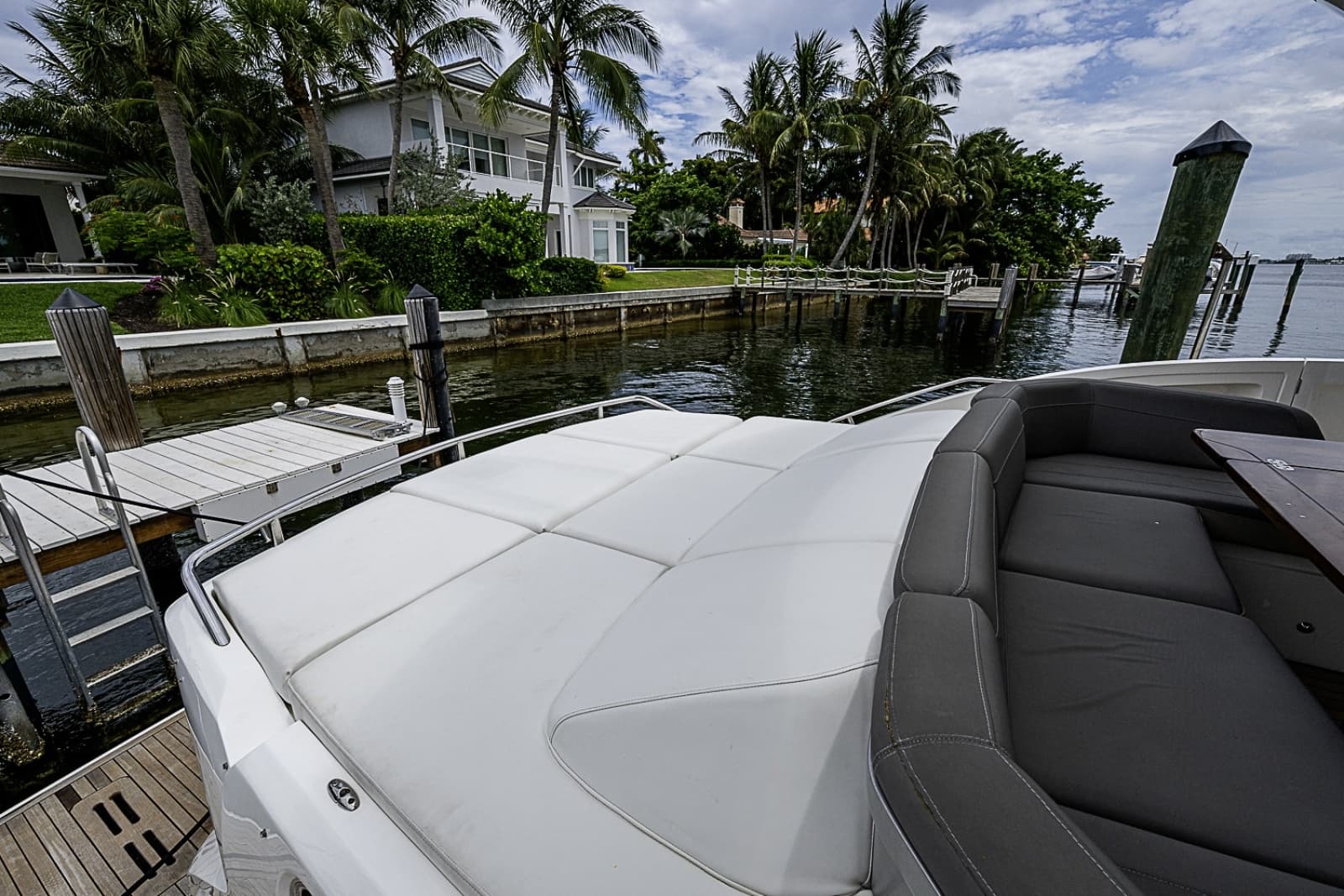 2017 Princess S65 - Photo 64