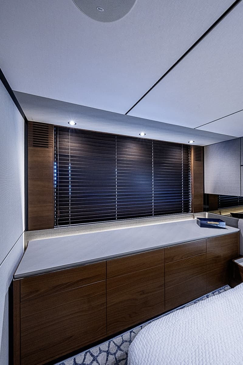 2017 Princess S65 - Photo 51