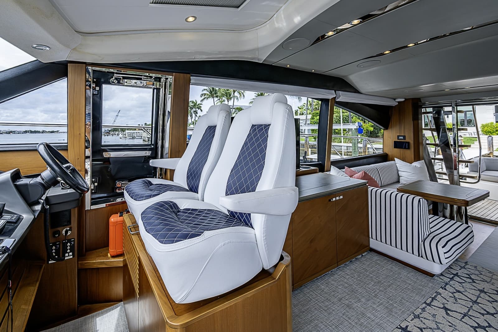 2017 Princess S65 - Photo 15