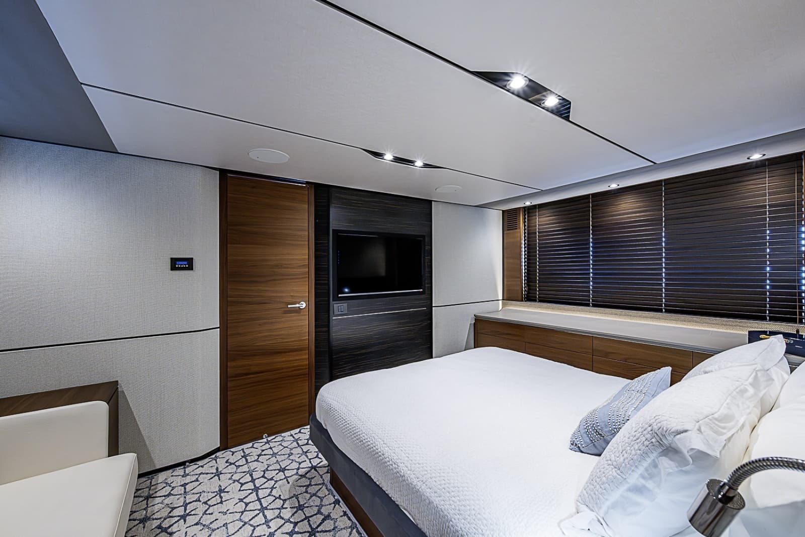 2017 Princess S65 - Photo 50