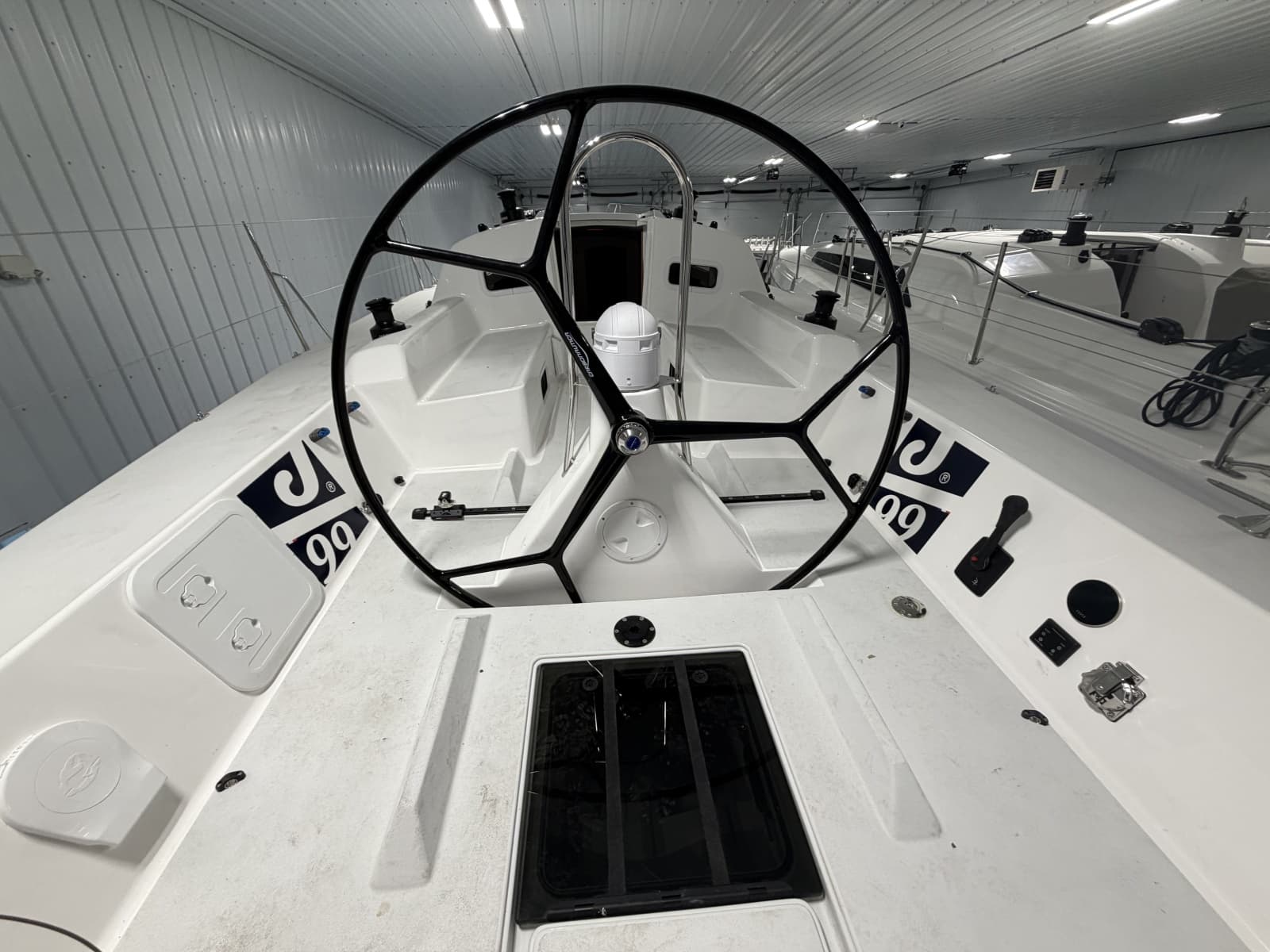 2026 J Boats  - Photo 3