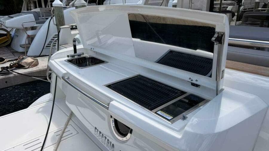 2024 Greenline 48 Fly Hybrid - Photo 8