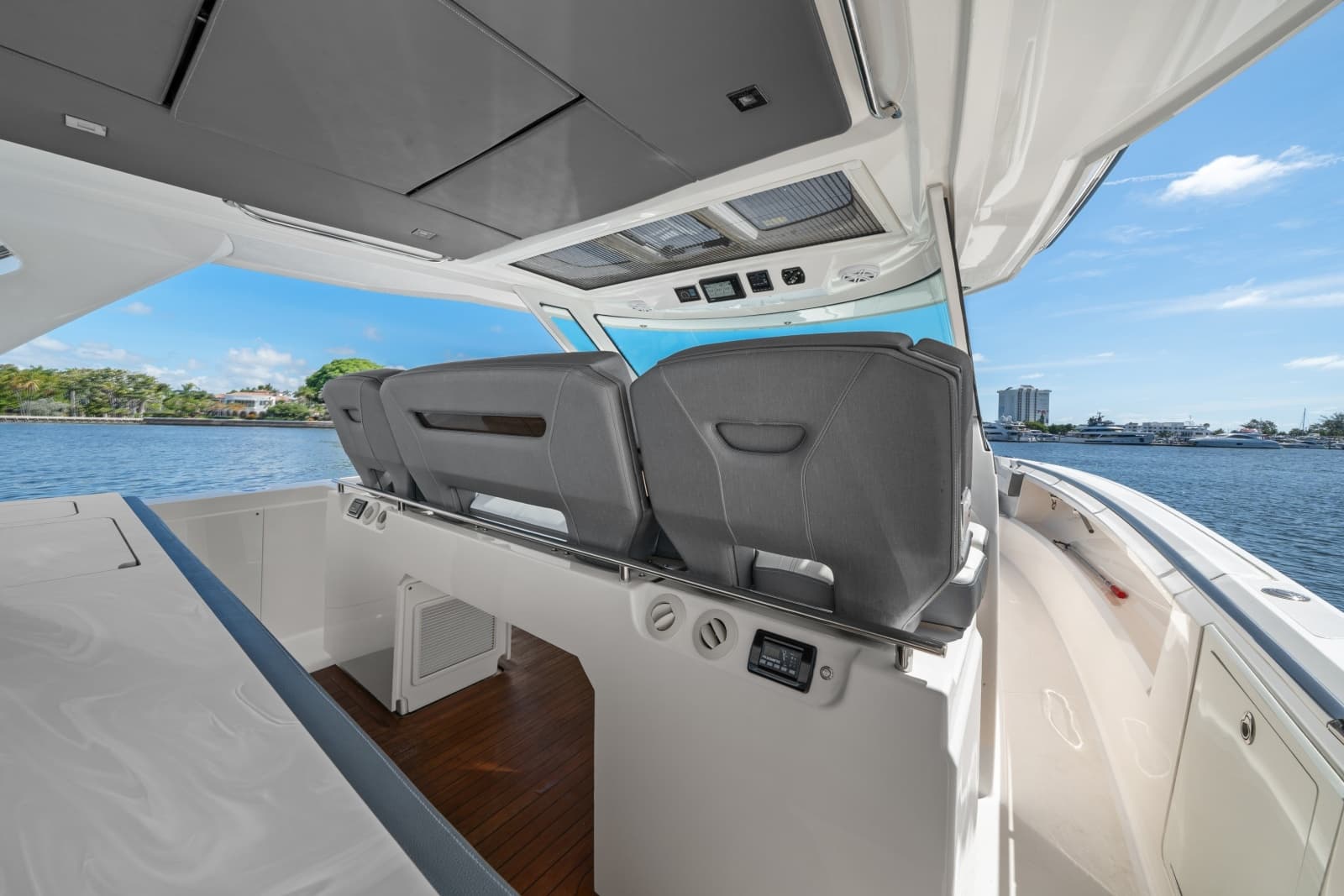 2020 Tiara Yachts  - Photo 25