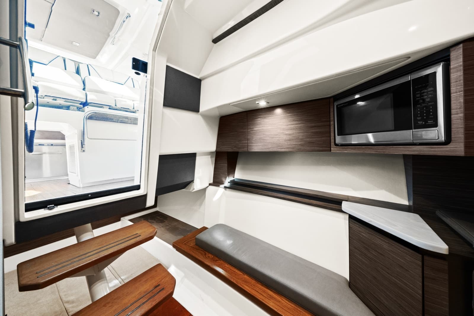 2020 Tiara Yachts  - Photo 34