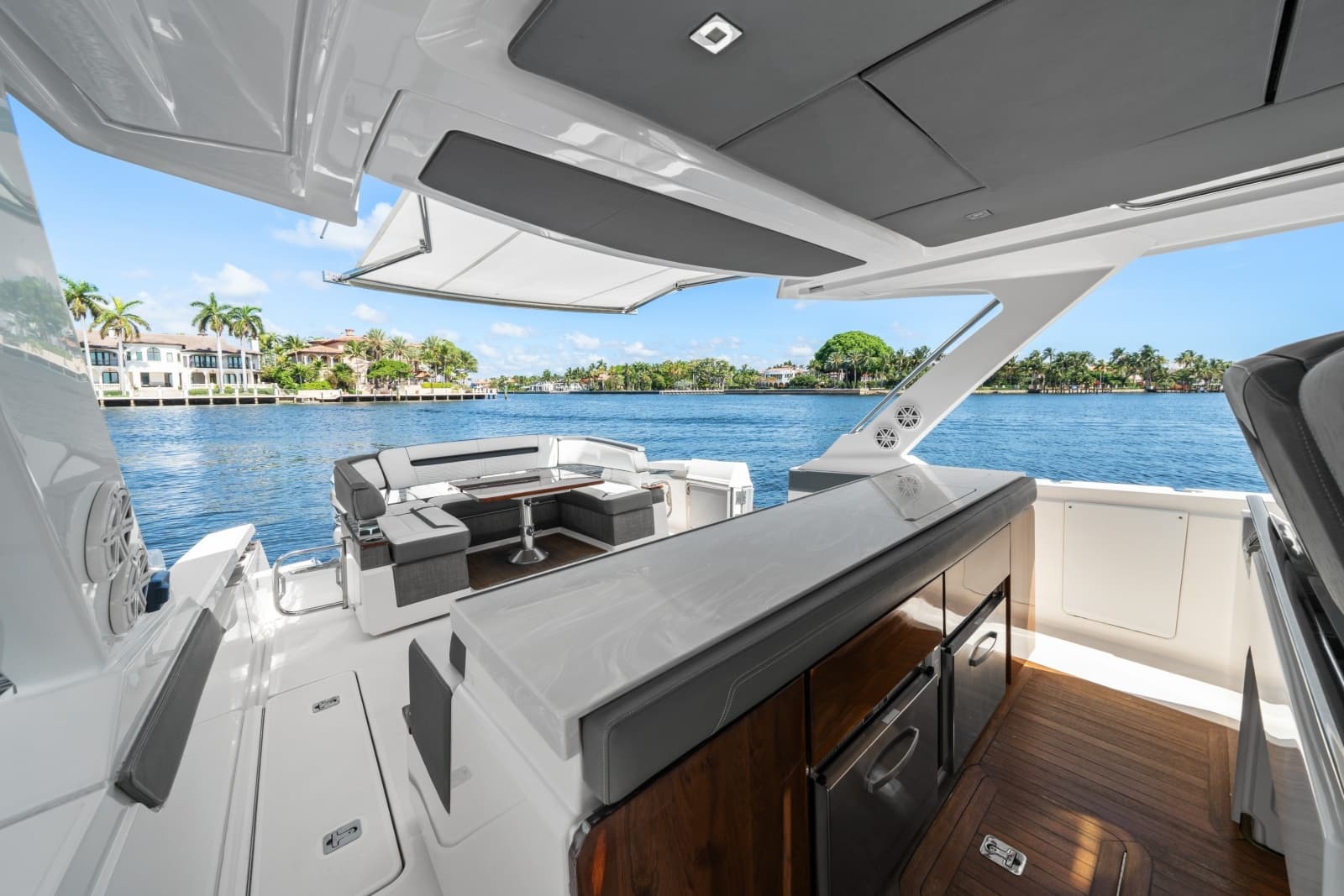 2020 Tiara Yachts  - Photo 37