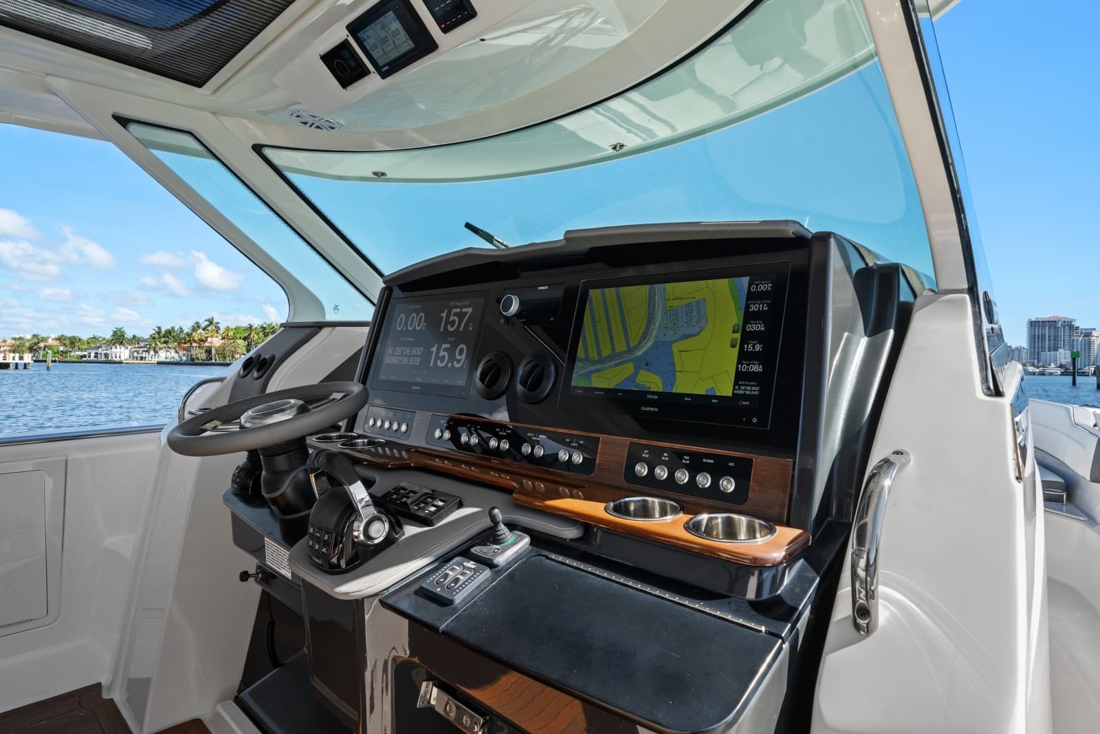 2020 Tiara Yachts  - Photo 22