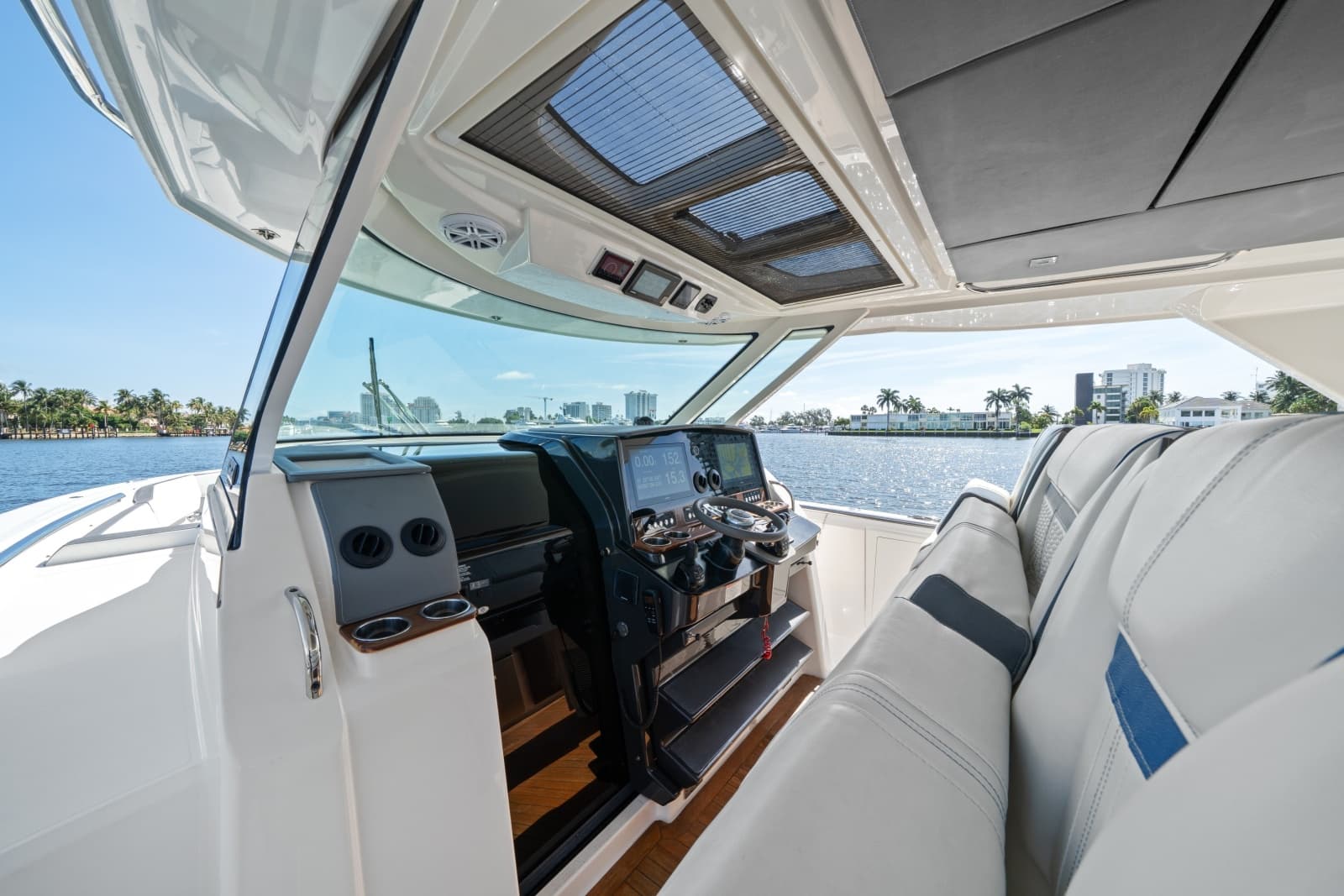 2020 Tiara Yachts  - Photo 26