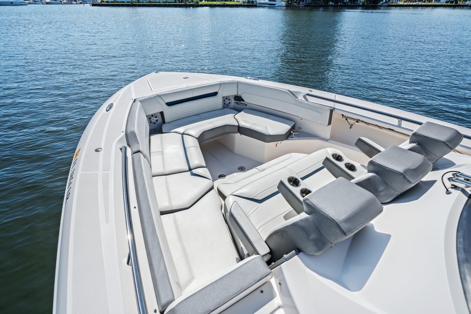 2020 Tiara Yachts  - Photo 19