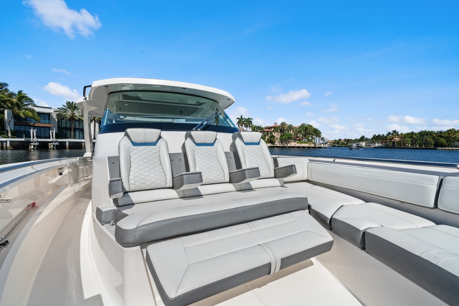 2020 Tiara Yachts  - Photo 17
